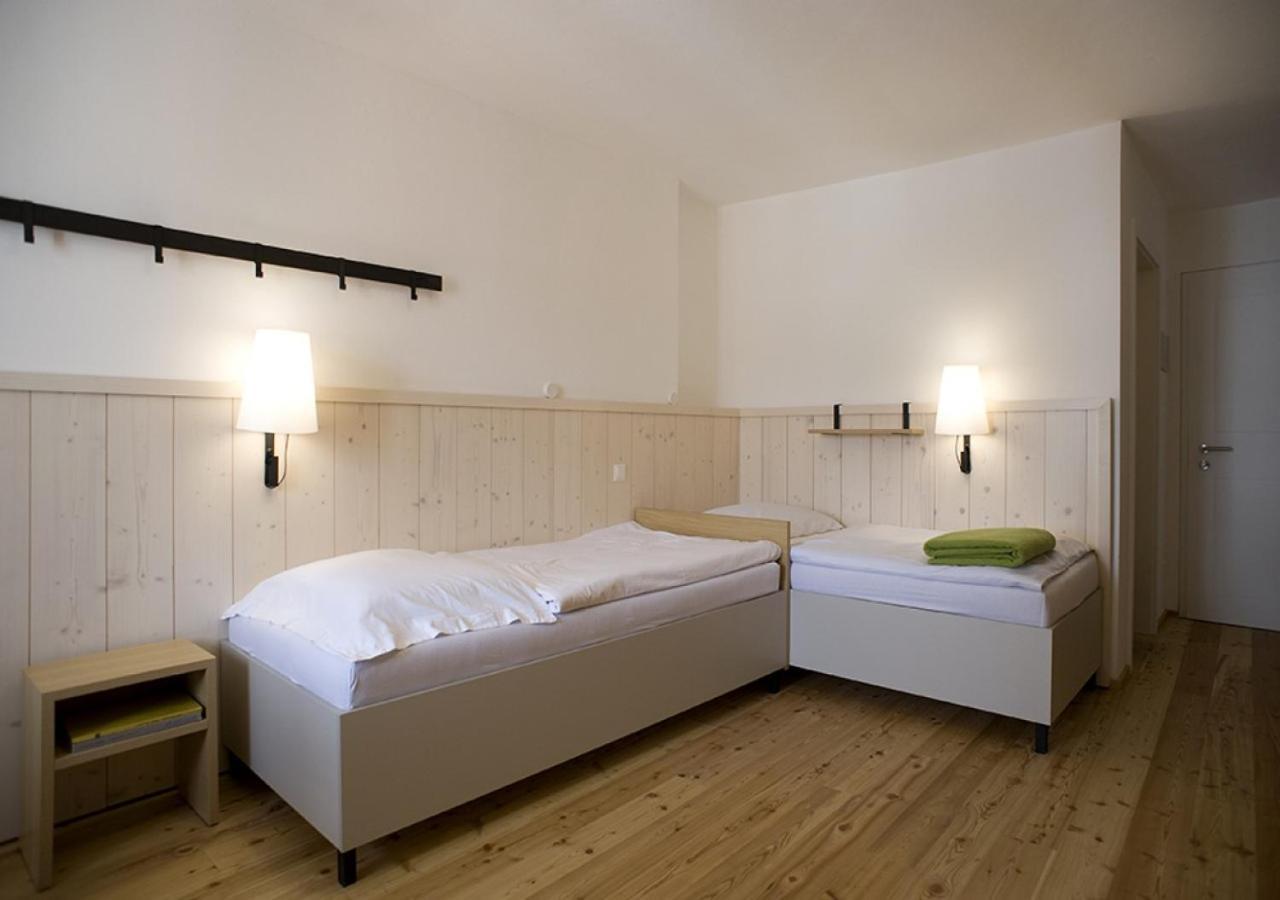 Hotel Kolping Халайн Екстериор снимка