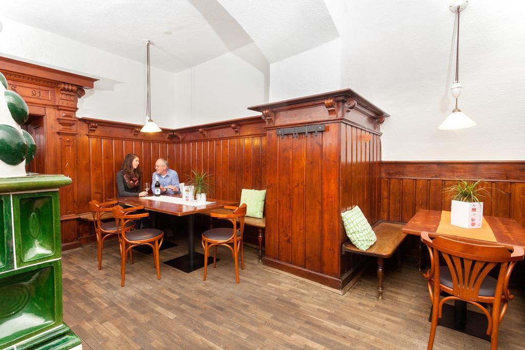 Hotel Kolping Халайн Екстериор снимка
